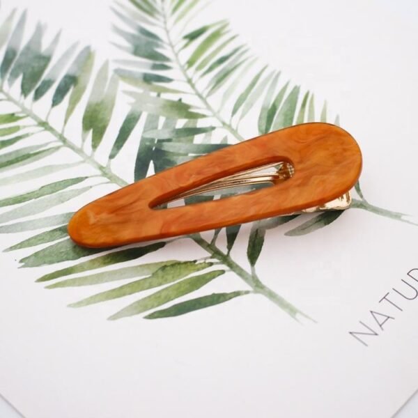 Chic & Trendy Resin Hair Clips - Image 3